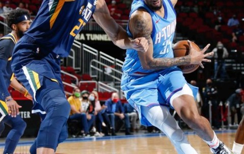 开云体育官方-关于今晚社区盾传出新动向；明尼苏达森林狼内部沟通；管理层表态：震撼外界；赛程密集仍需轮换的信息