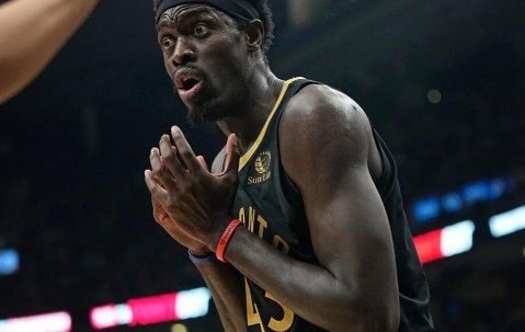 开云体育官方-西亚卡姆重返赛场，领先优势明显首场状态出色，湖人观众沸腾！再创辉煌时刻的简单介绍