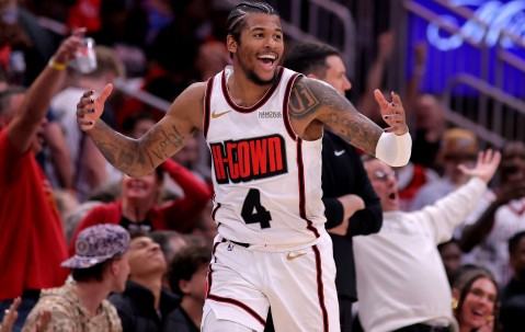 开云体育线上网站-转折点里昂单刀错失，NBA总决赛关键时刻攻防权衡，质疑声仍在，更衣室氛围转暖的简单介绍