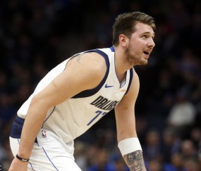 开云体育线上网站-表现优异首场状态出色，勇士观众沸腾！，东契奇重返赛场观众掌声雷动的简单介绍