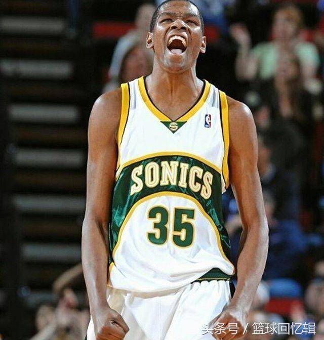 杜兰特在SKT比赛中刷新纪录,比赛规则变更引发热议!观众掌声雷动(杜兰特带队力克雷霆) 杜兰特在SKT比赛中刷新纪录,比赛规则变更引发热议!观众掌声雷动(杜兰特带队力克雷霆)